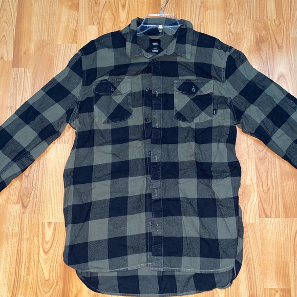 ButtonUp dress shirts - Picture 3 of 6